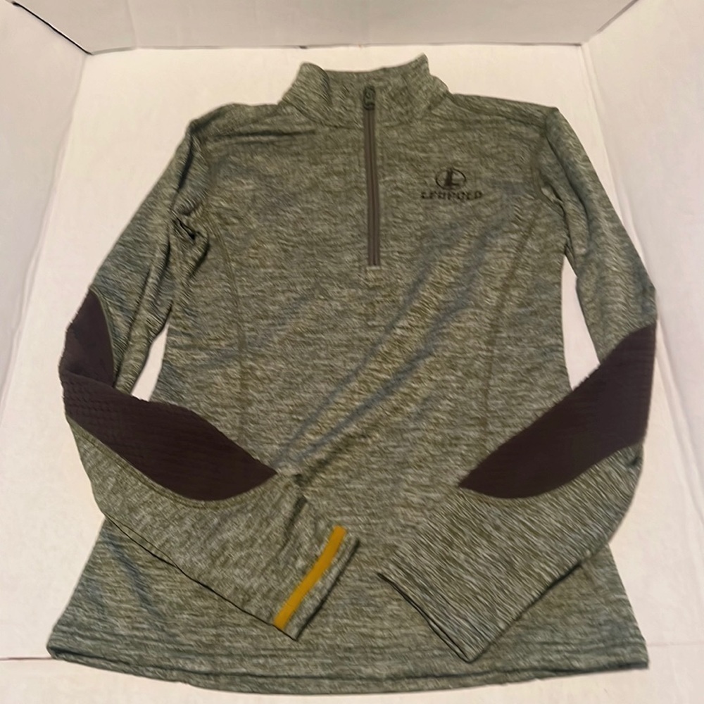 Leupold long sleeve shirt size S.